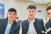 AG体育官方网站-拜合拉木哥哥：捡瓶子卖苞米，放